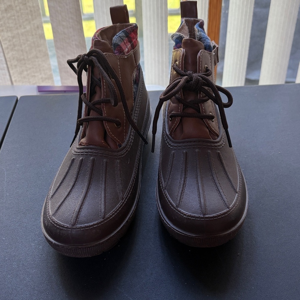 Dirty Laudnry Brown Duck Boots with Plaid Lining Size 8